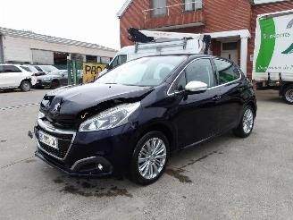 krockskadad bil auto Peugeot 208  2017/2