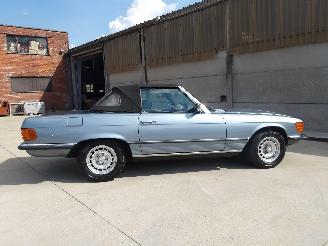 Mercedes 200-280 R 107 picture 6