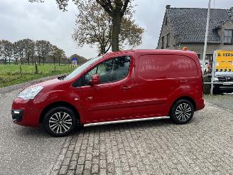 Peugeot Partner 120 1.6 BlueHDi 100 L1 Premium Pack, navigatie, airco, pdc, enz enz picture 3