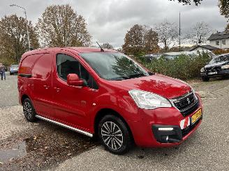 Peugeot Partner 120 1.6 BlueHDi 100 L1 Premium Pack, navigatie, airco, pdc, enz enz picture 15