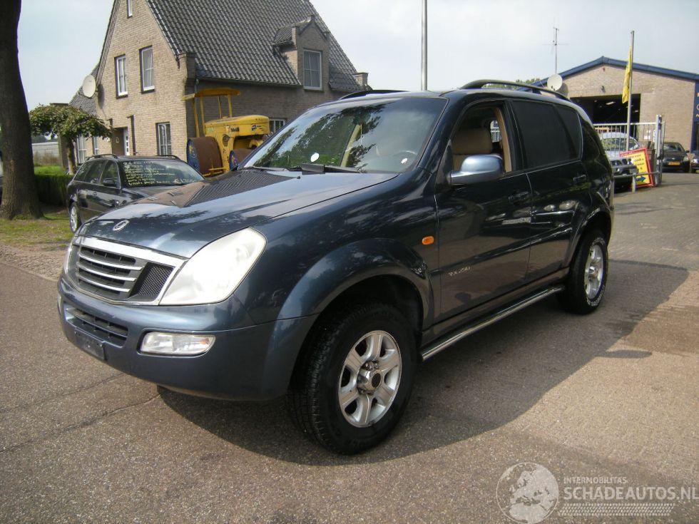 Ssang yong Rexton RX290 VAN 4X4 AUTOMAAT MET OA AIRCO, GRIJS KENTEKEN