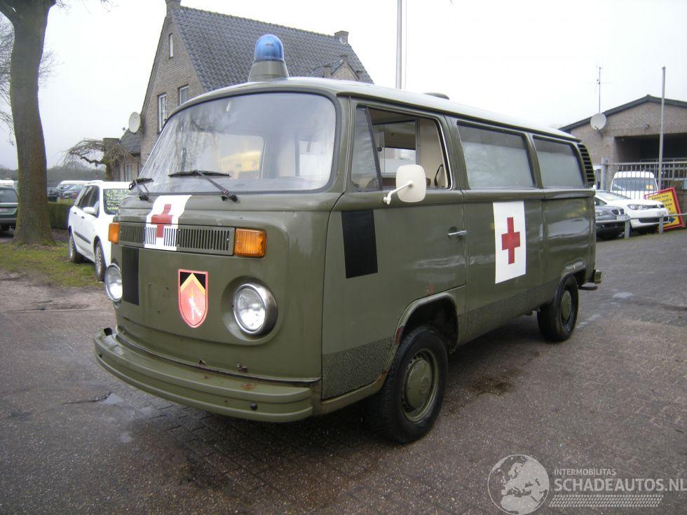 Volkswagen Transporter T2 EX AMBULANCE ZEER UNIEKE EN ORIGINELE  STAAT UNIEKE SCHUURVONDST !!!!!!