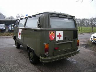 Volkswagen Transporter T2 EX AMBULANCE ZEER UNIEKE EN ORIGINELE  STAAT UNIEKE SCHUURVONDST !!!!!! picture 2