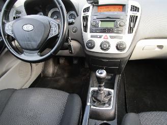 Kia Ceed 1.6 CRDI Navi Airco Radio/CD picture 14