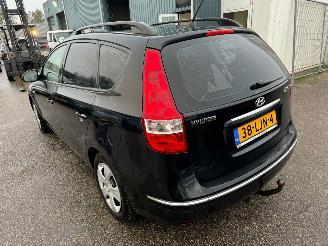 Hyundai I-30 i30 CW 1.4i Blue Dynamic  80 kW / 109 PK(MOTORSCHADE) picture 4