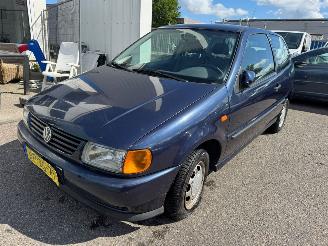 Damaged car Volkswagen Polo 1.6 Automaat Originele KMstand 1997/5