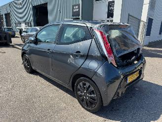 Toyota Aygo 1.0 VVT-i x-play picture 3
