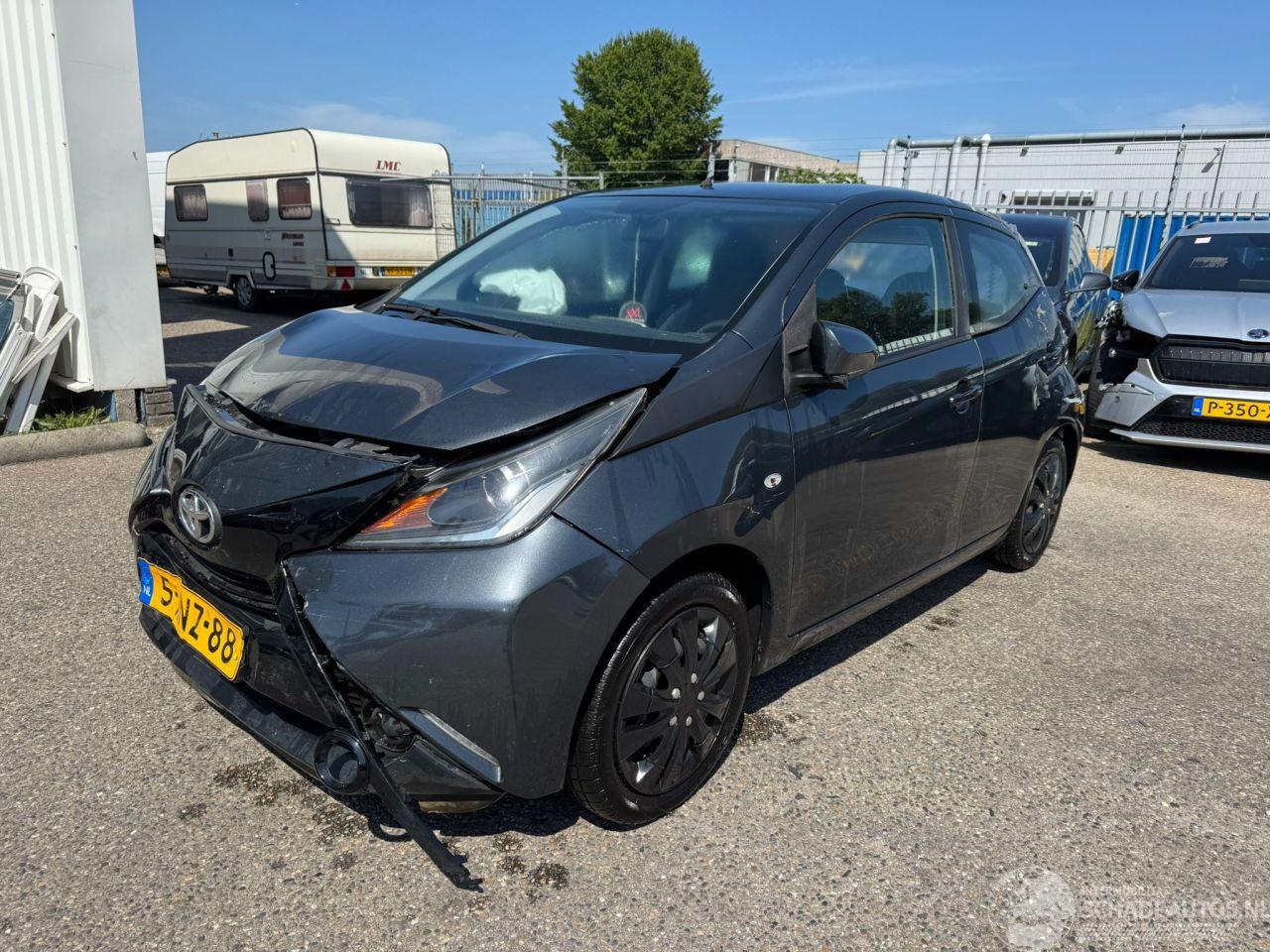 Toyota Aygo 1.0 VVT-i x-play