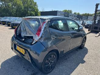 Toyota Aygo 1.0 VVT-i x-play picture 5