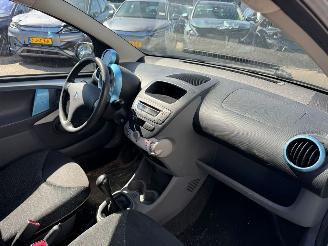 Peugeot 107 Peugeot 107 1.0-12V Urban Move picture 10