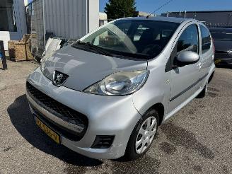 Voiture accidenté Peugeot 107 Peugeot 107 1.0-12V Urban Move 2011/3