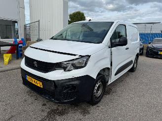 uszkodzony samochody osobowe Peugeot Partner 1.5 BlueHDI Premium 2021/10