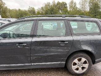 Volvo V-70 2.4D Limited Edition AUTOMAAT picture 3