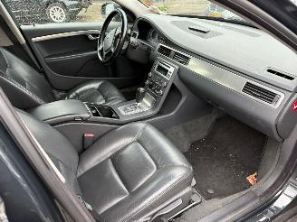 Volvo V-70 2.4D Limited Edition AUTOMAAT picture 10