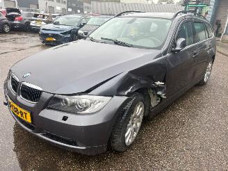 Unfallwagen BMW 3-serie Touring 325i AUTOMAAT 2006/1