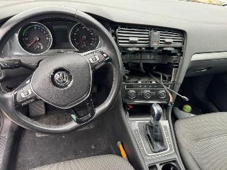 Volkswagen e-Golf e-Golf picture 11