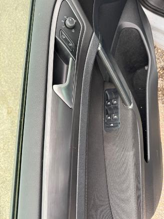 Volkswagen e-Golf e-Golf picture 14