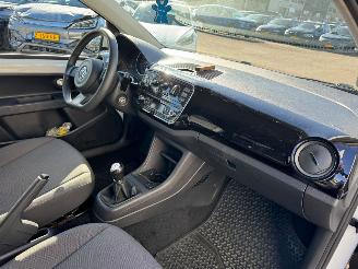 Volkswagen Up! 1.0 move up! picture 13