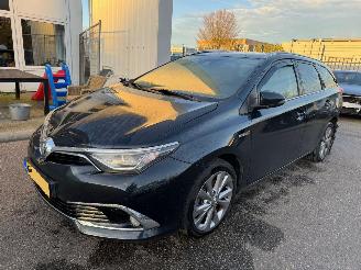 Auto incidentate Toyota Auris Touring Sports 1.8 Hybrid Lease pro AUTOMAAT 2015/6