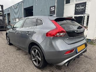 Volvo V-40 2.0 D2 Inscription picture 3