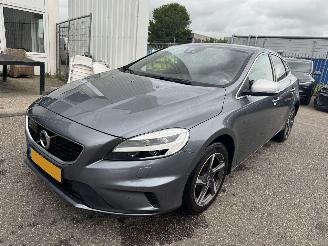 uszkodzony samochody osobowe Volvo V-40 2.0 D2 Inscription 2016/9