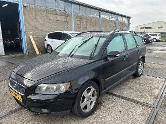 Vaurioauto  passenger cars Volvo V-50 2.4 I 2005/11