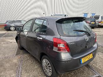 Toyota Yaris 1.3 VVTI ASPIRATION  AUTOMAAT picture 3