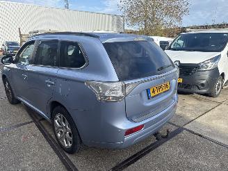 skadebil auto Mitsubishi Outlander 2.0 PHEV Instyle 2014/4