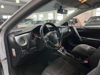 Toyota Auris 1.8 Hybrid Aspiration picture 13