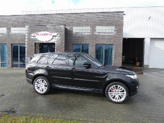Damaged car Land Rover Range Rover sport 3.0 SDV6 Hybrid HSE Dyn 2016/11