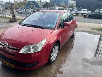 Damaged car Citroën C4 C4 Berline (LC) Hatchback 5-drs 1.6 16V (TU5JP4(NFU)) [81kW] 2007/1