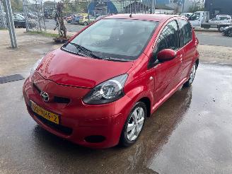 Schadeauto Toyota Aygo Aygo (B10) Hatchback 1.0 12V VVT-i (1KR-FE) [50kW] 2010/9