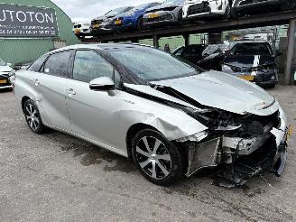 Avarii autoturisme Toyota Mirai FCV Executive 113kW Hydrogen hybrid 2019/4