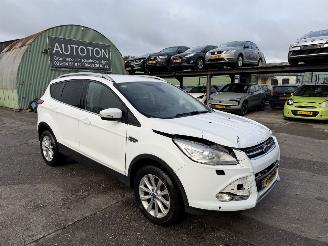 Damaged car Ford Kuga 1.5 110KW Titanium Plus Clima Navi Camera 2015/4