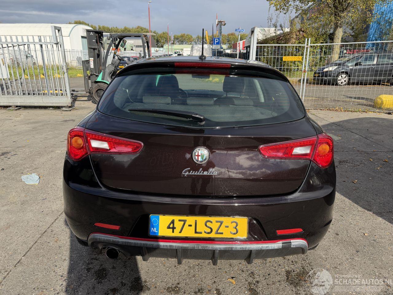 Alfa Romeo Giulietta 1.6 JTDM 77KW Clima Navi Led Xenon Distinctive NAP
