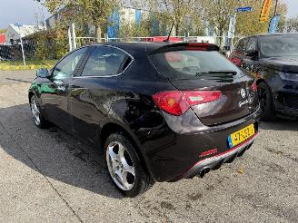 Alfa Romeo Giulietta 1.6 JTDM 77KW Clima Navi Led Xenon Distinctive NAP picture 2