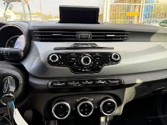 Alfa Romeo Giulietta 1.6 JTDM 77KW Clima Navi Led Xenon Distinctive NAP picture 8