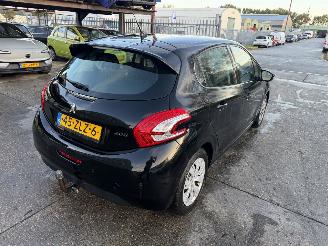 Peugeot 208 1.2 VTI 60KW Navi Airco 5-Drs Active NAP picture 2