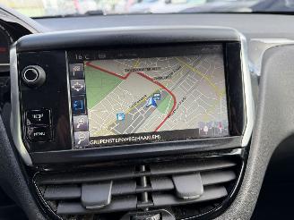 Peugeot 208 1.2 60KW Allure Navi Clima NAP picture 12