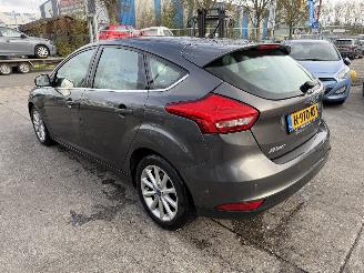 damaged passenger cars Ford Focus 1.0 92KW Clima Navi Camera Keyless Titanium 2016/4