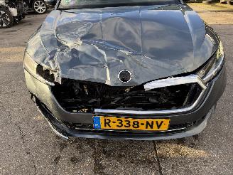 Skoda Octavia 1.5 E-TSI 110KW Autom. Clima Navi Business Edition Sfeerverlichting picture 16