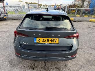 Skoda Octavia 1.5 E-TSI 110KW Autom. Clima Navi Business Edition Sfeerverlichting picture 3