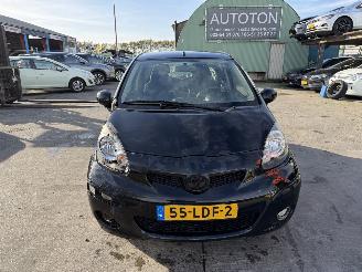 Toyota Aygo 1.0-12V 50KW Airco Comfort 5-Drs picture 2