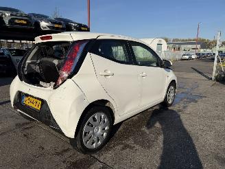 Toyota Aygo 1.0 VVT-I 51KW Airco Led X-Play 5-Drs picture 4