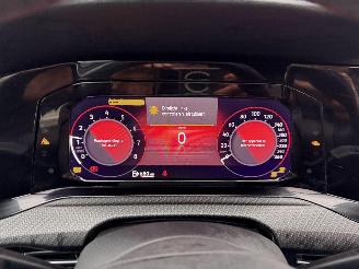Volkswagen Golf 1.5 TSI 96KW R-Line Pano Clima Navi picture 10