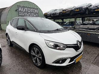 Schadeauto Renault Scenic 1.2 TCE 96KW Clima Navi Camera Led Intens NAP 2017/3