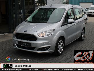 damaged passenger cars Ford Tourneo Courier 1.0 EcoBoost 75kW Titanium airco cruise achterschade 2015/12