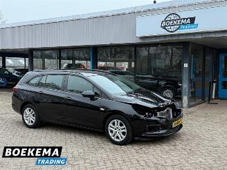 krockskadad bil auto Opel Astra Sports Tourer 1.0 Online Edition Navigatie Climate Cruise 2019/1
