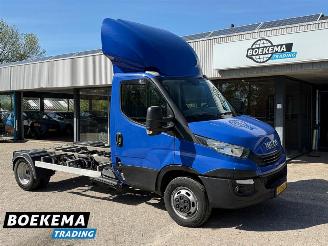 damaged commercial vehicles Iveco Daily 40C21 3.0 Hi-Matic Clixtar Geveerde-stoel Climate Navigatie Tacho Webasto 2017/1
