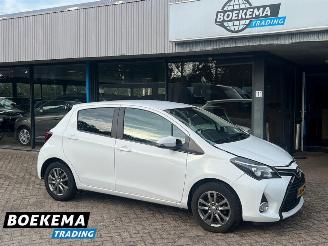 uszkodzony samochody osobowe Toyota Yaris 1.3 VVT-i Navigatie Cruise Airco Camera Trekh. 2015/12